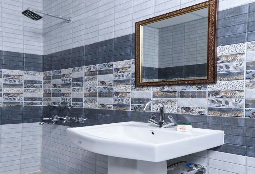 ホテル Shubhangni Residency By Oyo Rooms