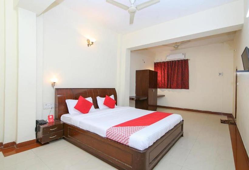 هتل Sports Club Of Jabalpur By Oyo Rooms