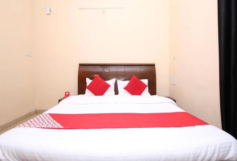 هتل Sports Club Of Jabalpur By Oyo Rooms