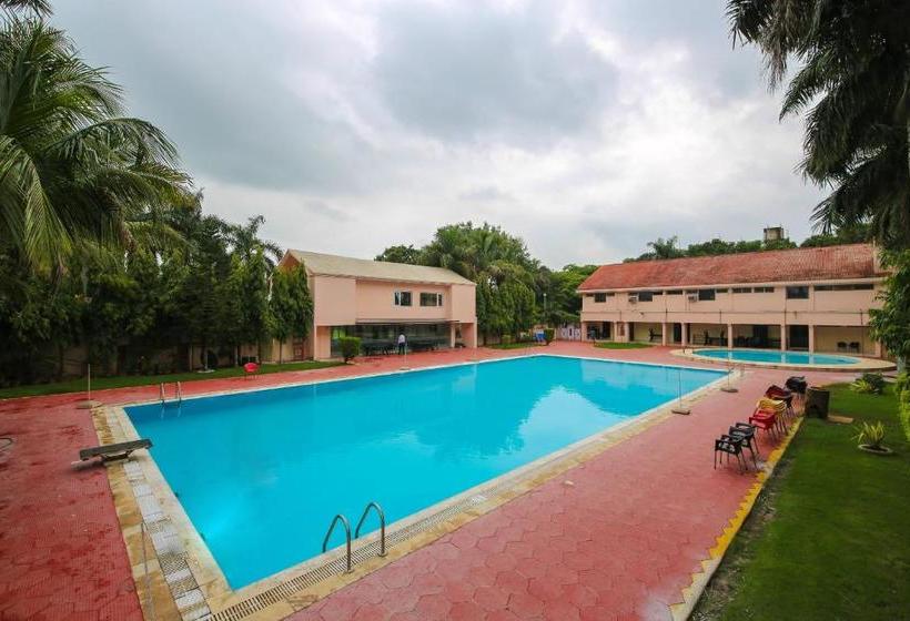 هتل Sports Club Of Jabalpur By Oyo Rooms