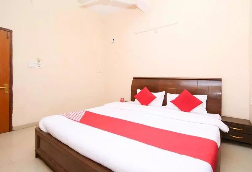 ホテル Sports Club Of Jabalpur By Oyo Rooms