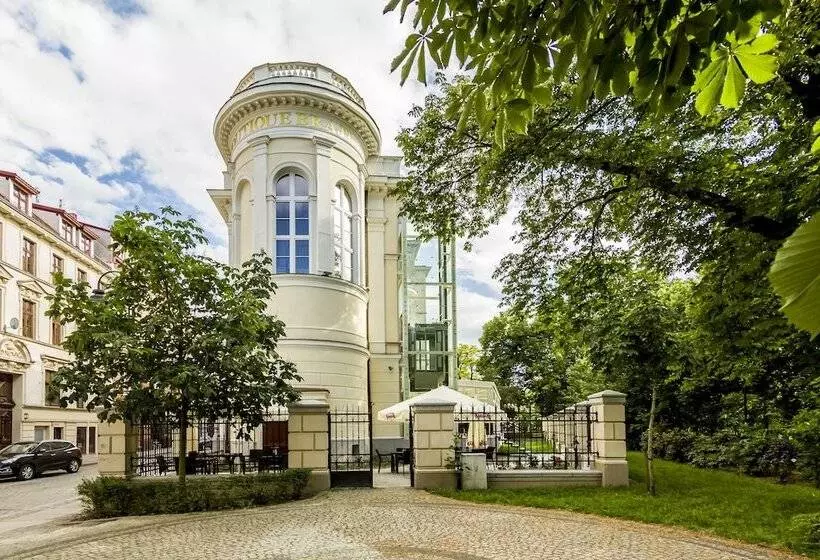 Majatalo Boutique Brajt