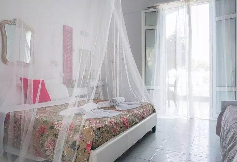 پانسیون Cubaneros Holiday Inn