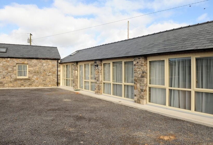 Sheephouse Country Courtyard