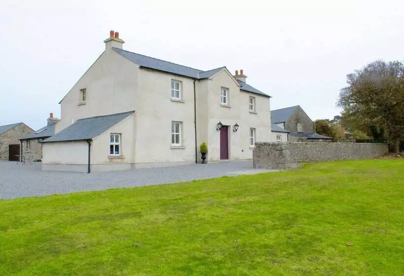 Sheephouse Country Courtyard