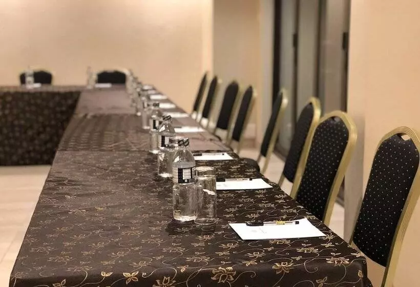 Crossroads Hotel Blantyre