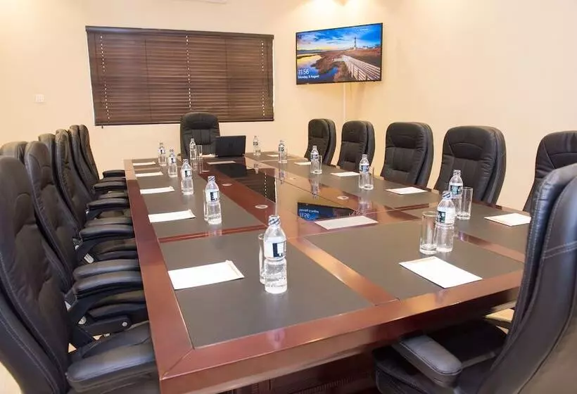 Crossroads Hotel Blantyre