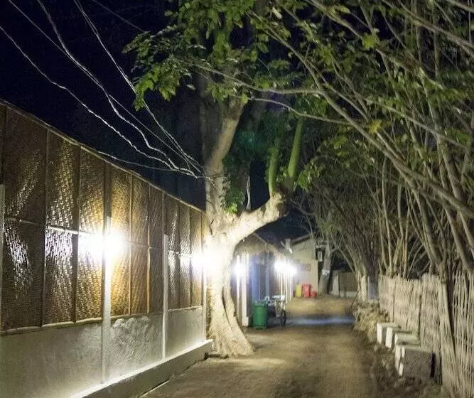 هتل Cotton Tree Cottages