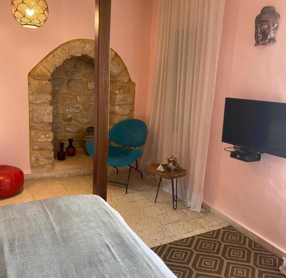 پانسیون Dar Camelia