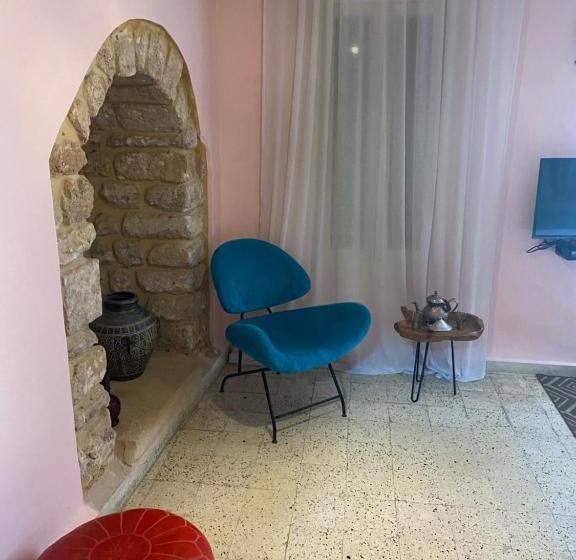 پانسیون Dar Camelia