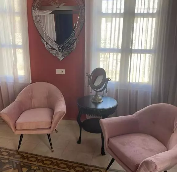 پانسیون Dar Camelia