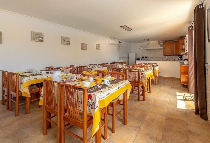 مبيت وإفطار Casa Dos Ninos