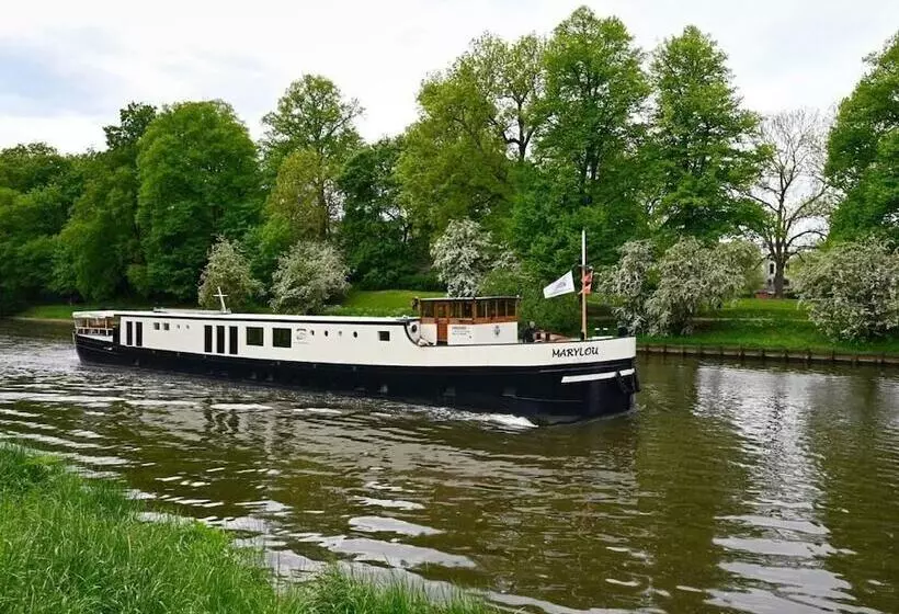 ベッドアンドブレックファースト Ms Marylou