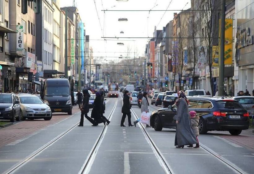 Blue Guest House Hostel