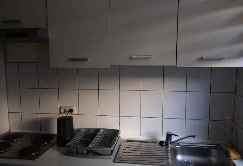 Blue Guest House Hostel