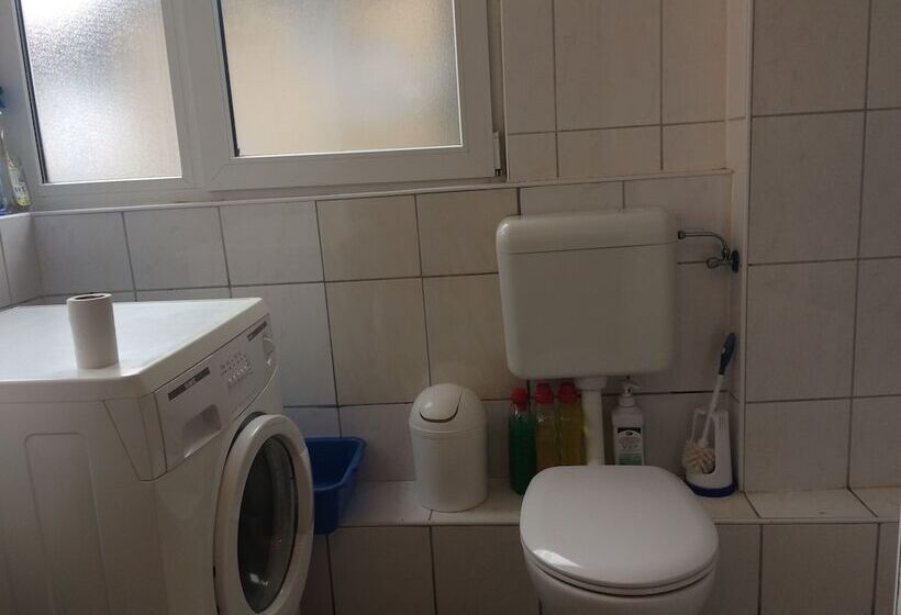 Blue Guest House Hostel