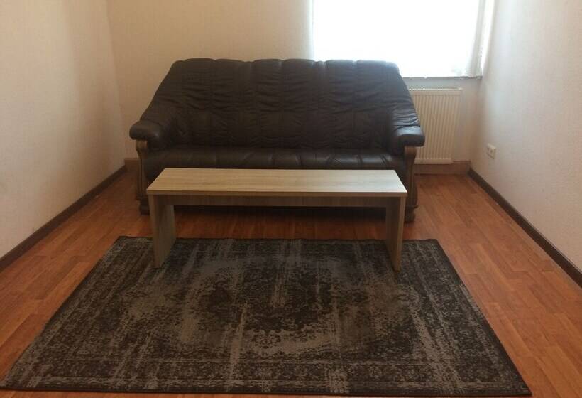 Blue Guest House Hostel