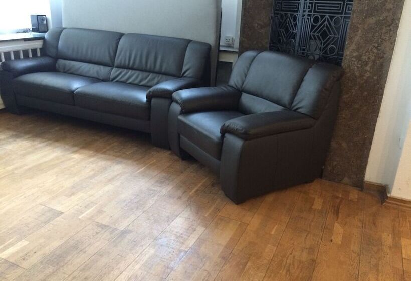 Blue Guest House Hostel