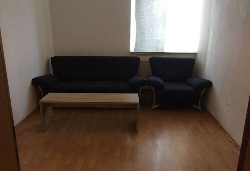 Blue Guest House Hostel