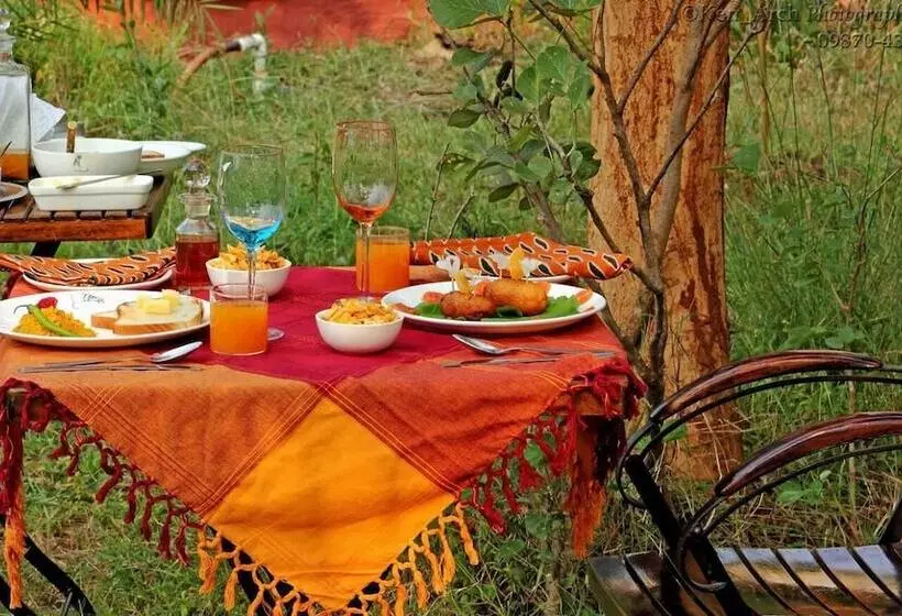 Hotelli Monsoon Forest