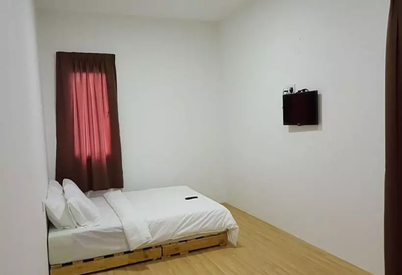 هتل Pondok2 Cabin Stay Shah Alam