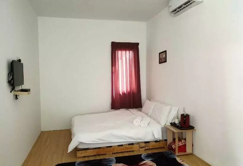 هتل Pondok2 Cabin Stay Shah Alam