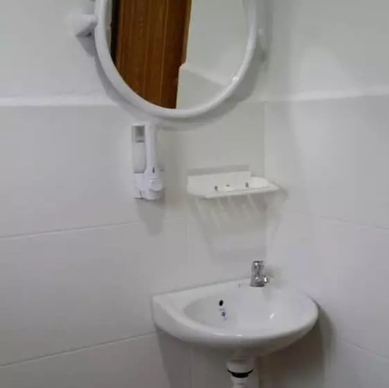 هتل Pondok2 Cabin Stay Shah Alam