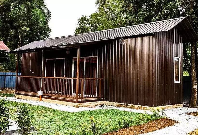هتل Pondok2 Cabin Stay Shah Alam