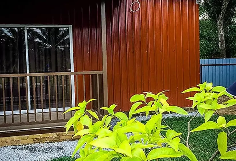 هتل Pondok2 Cabin Stay Shah Alam