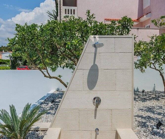 Luxury  Apartments Giovanni With  Pool