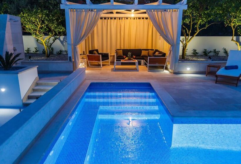 Luxury  Apartments Giovanni With  Pool