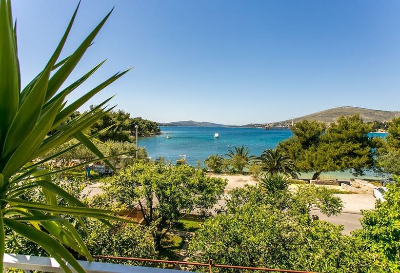 Luxury  Apartments Giovanni With  Pool