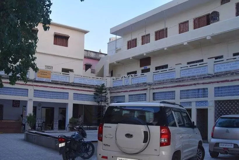 Majatalo Bhajan Ashram Rishikesh