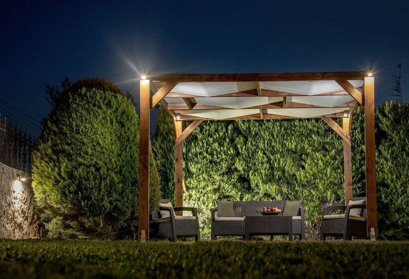 بنسيون Callista Luxury Residences