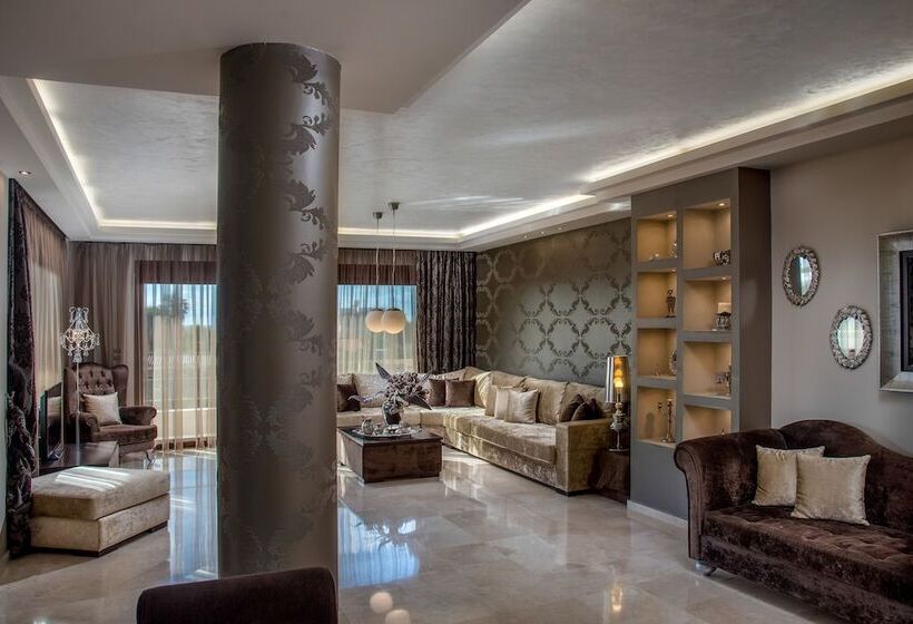 بنسيون Callista Luxury Residences