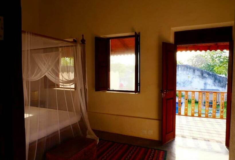 פנסיון Ulani Lodge