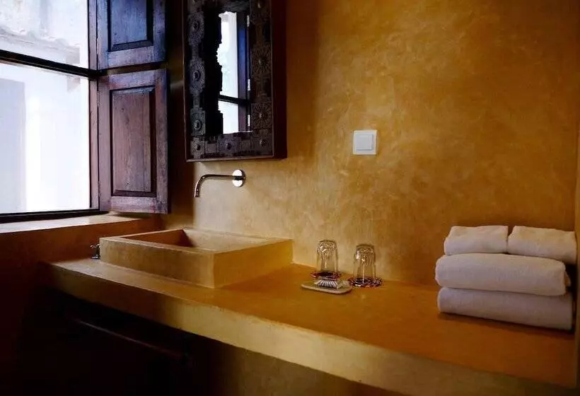 Majatalo Ulani Lodge