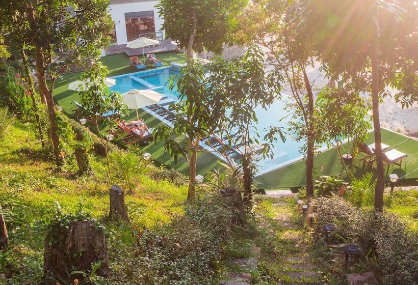 Hotel Pearl Beach Resort & Spa