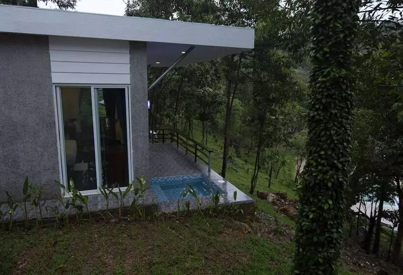 Hotelli Pearl Beach Resort & Spa