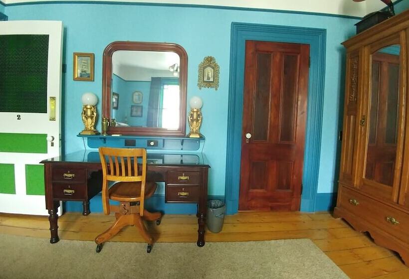 پانسیون Gower Manor Historical Bed & Breakfast