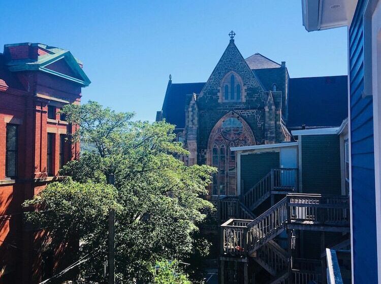 پانسیون Gower Manor Historical Bed & Breakfast