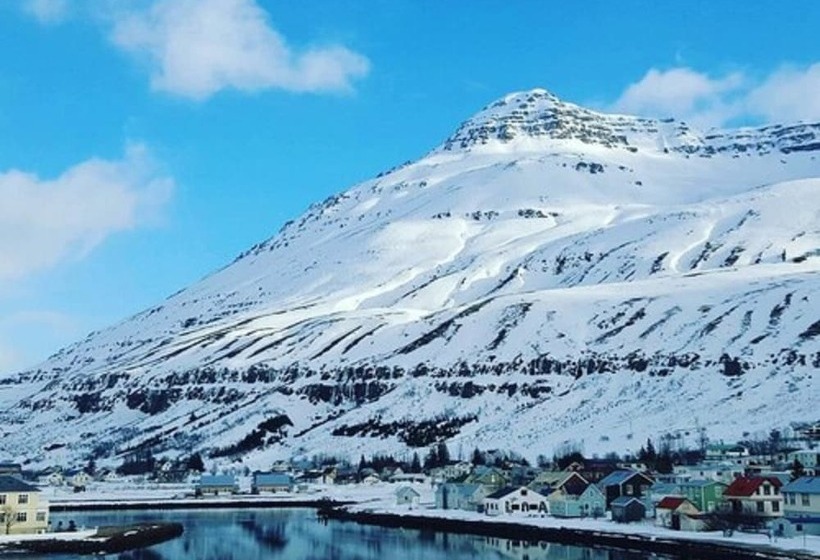 پانسیون Við Lonið Guesthouse