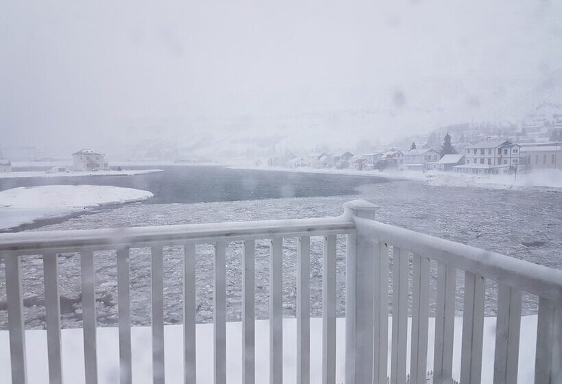 پانسیون Við Lonið Guesthouse