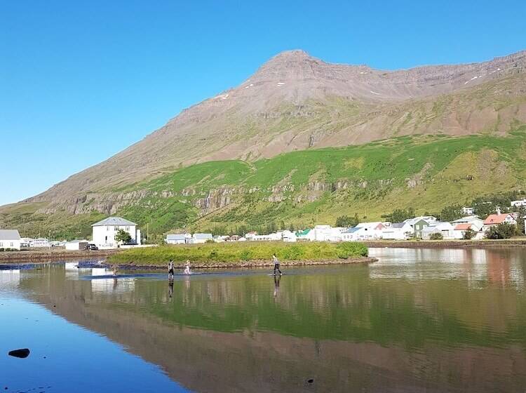 پانسیون Við Lonið Guesthouse