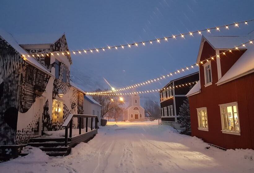 پانسیون Við Lonið Guesthouse