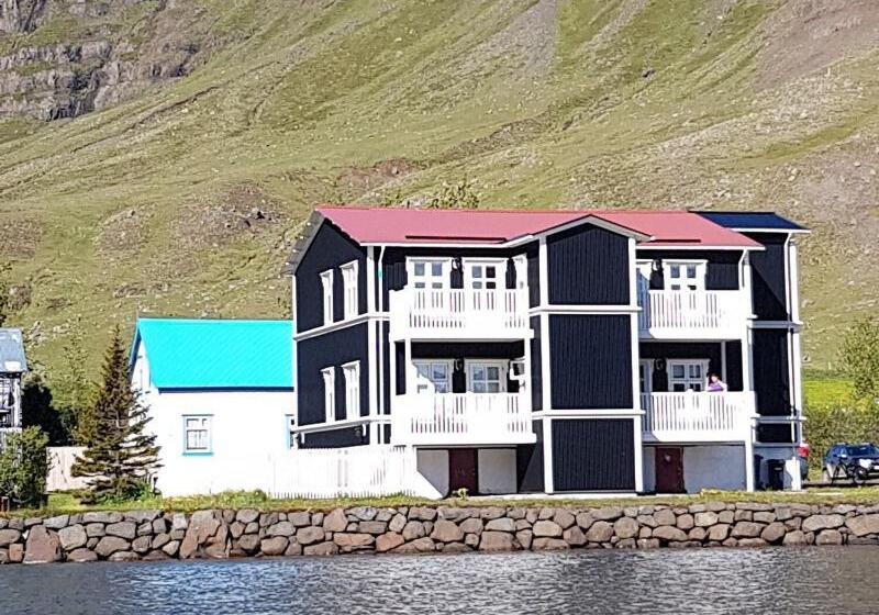 پانسیون Við Lonið Guesthouse