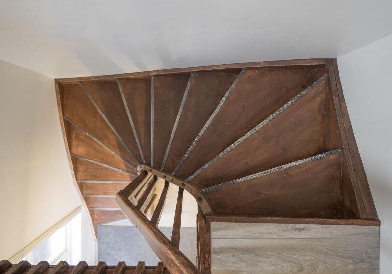 پانسیون Við Lonið Guesthouse