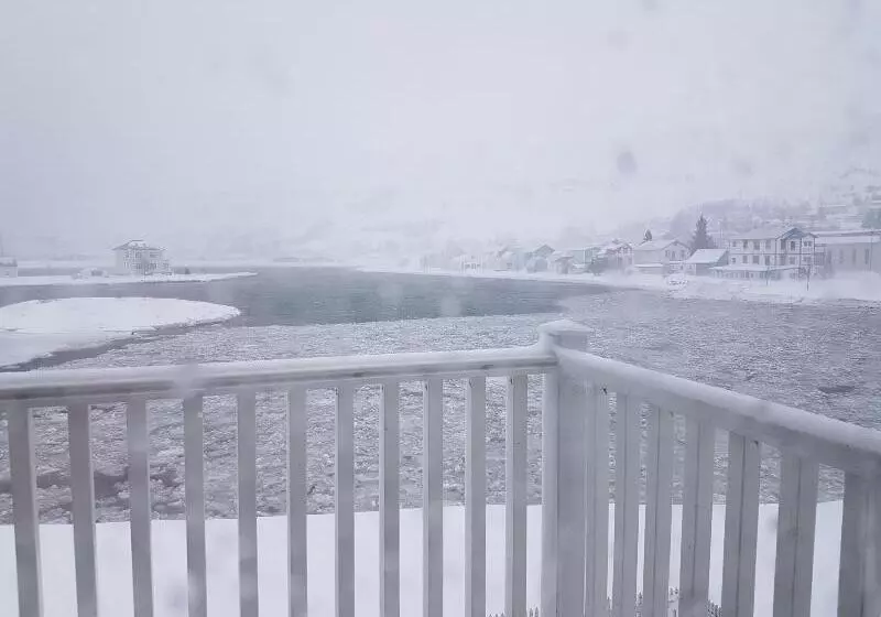 پانسیون Við Lonið Guesthouse