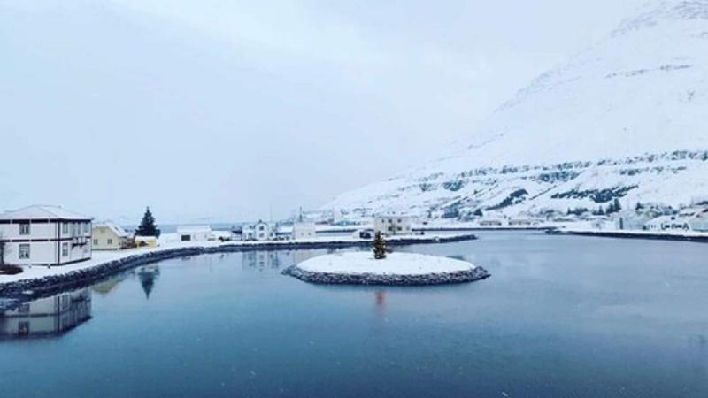 پانسیون Við Lonið Guesthouse