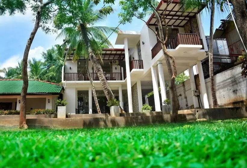 Hotelli Sea View Tourist Inn